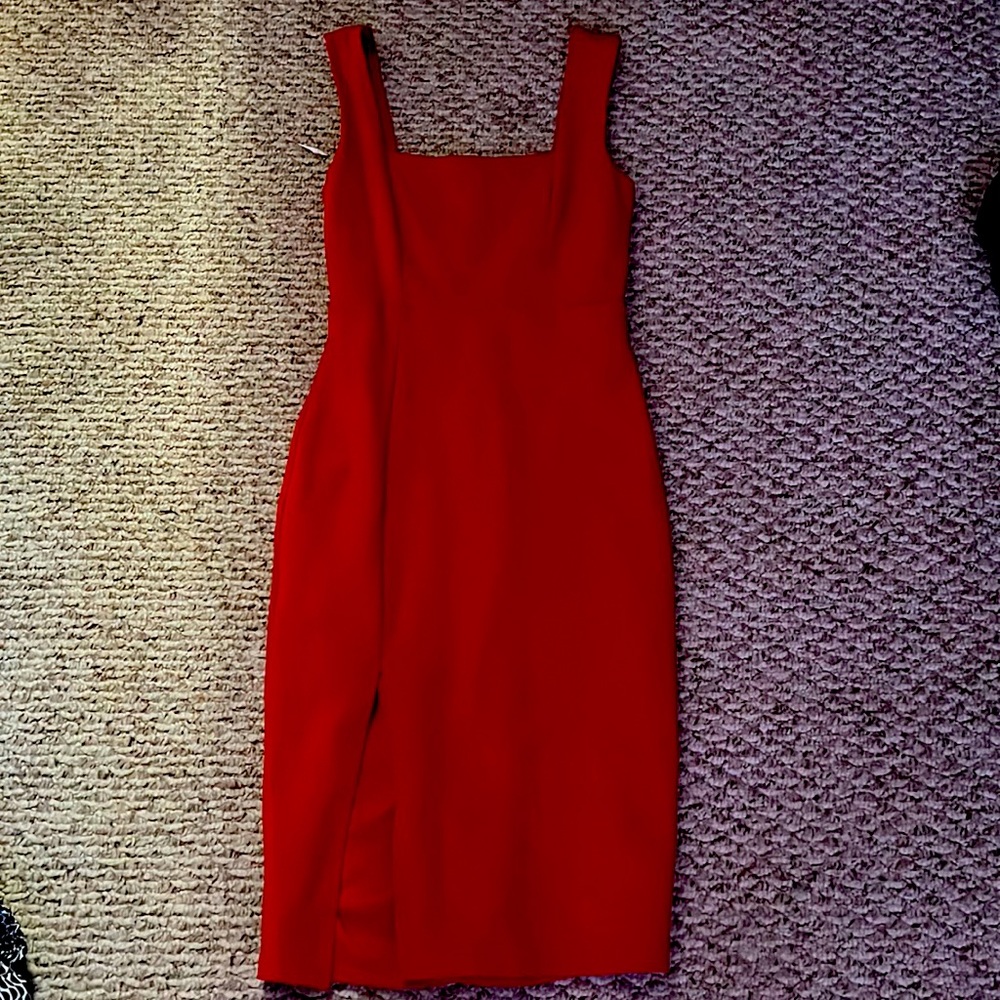 Perfect for cocktail parties. Only worn once for my graduation.